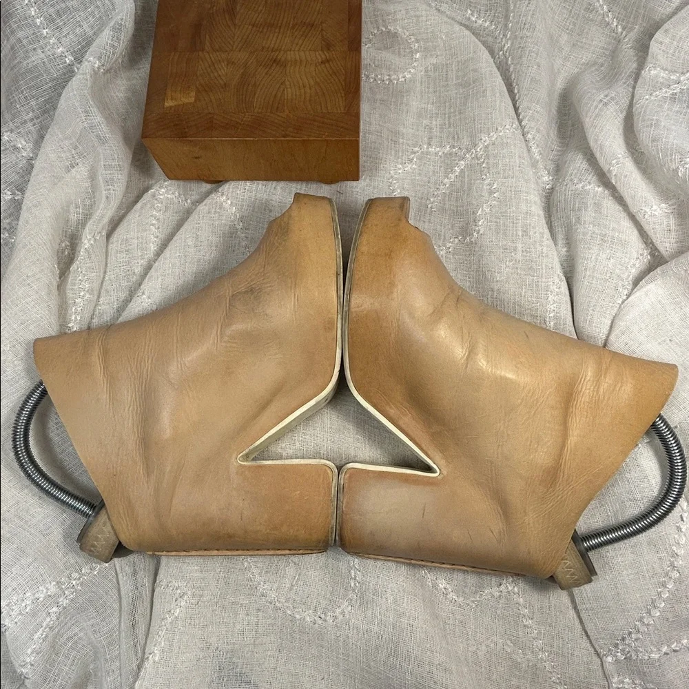 Balenciaga leather platform hidden heeled shoes sling back